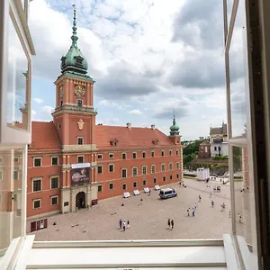 https://royal-castle-square-apartment-warsaw.warsawhotelspoland.com
